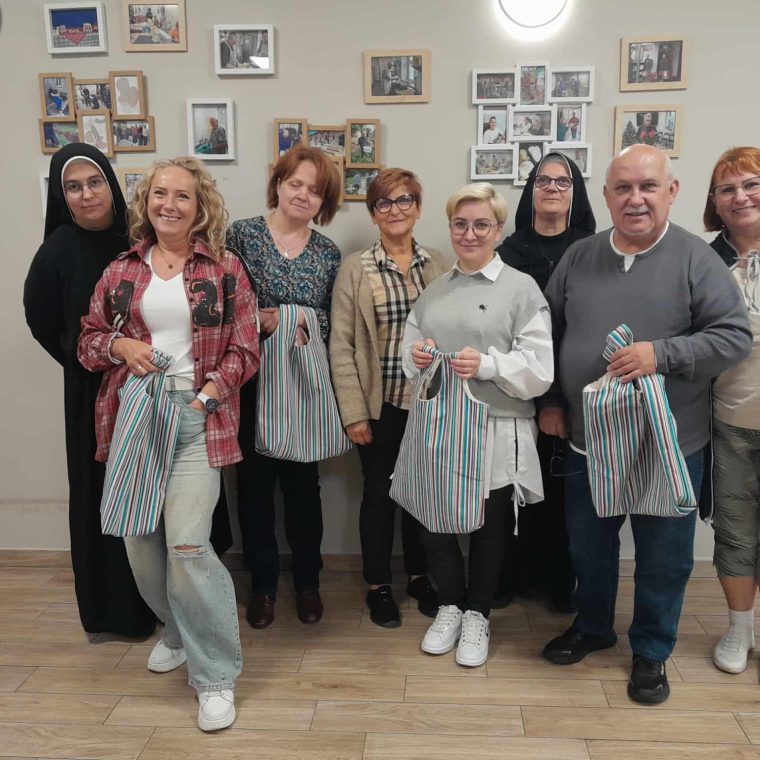 f81f3b0b-cb4c-49e0-8947-783d6780035f (1)