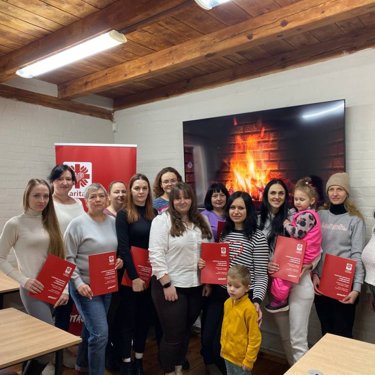 photo_5303055730678551551_y