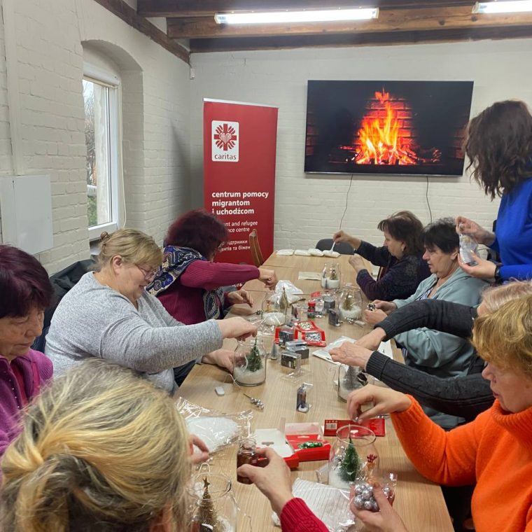 photo_5460733394683023851_y