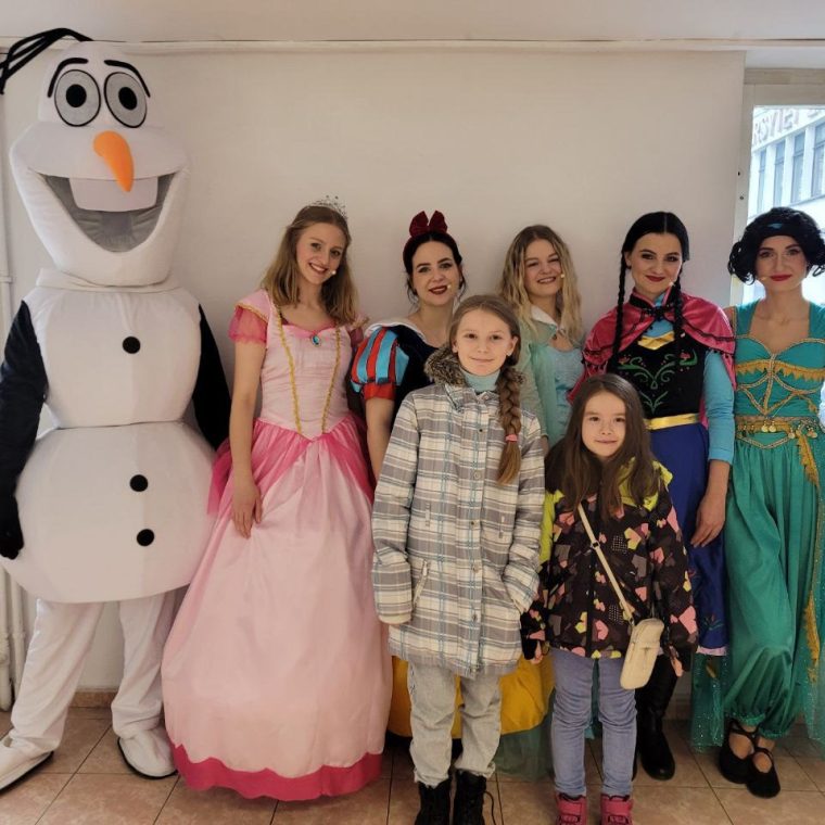 photo_5933986147288071880_y