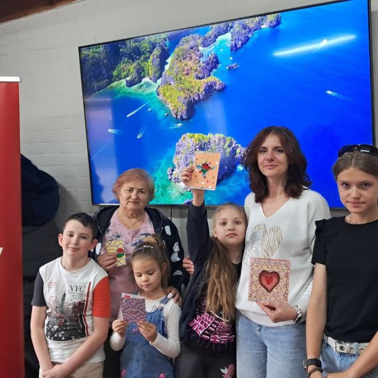 photo_6008210243089189061_y